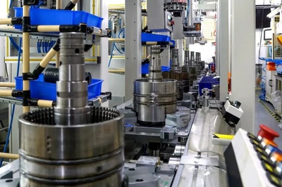 工程機(jī)械高端傳動(dòng)件5G全連接智能工廠(chǎng) 徐工引領(lǐng)機(jī)械設(shè)備制造新變革